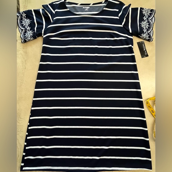 Petite Medium. Kim Rogers Navy & White Striped Embroidered Scallop Sleeves. - Picture 4 of 7